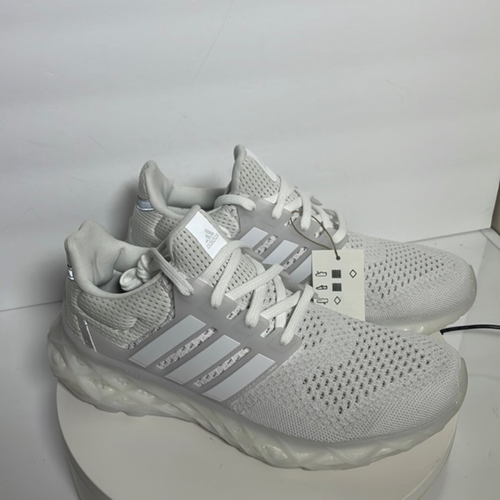 NWT Adidas sneakers size 8.5